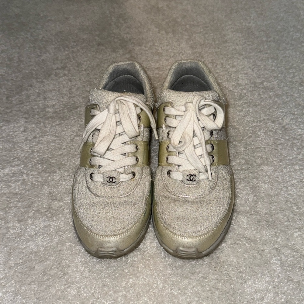 Chanel sneaker